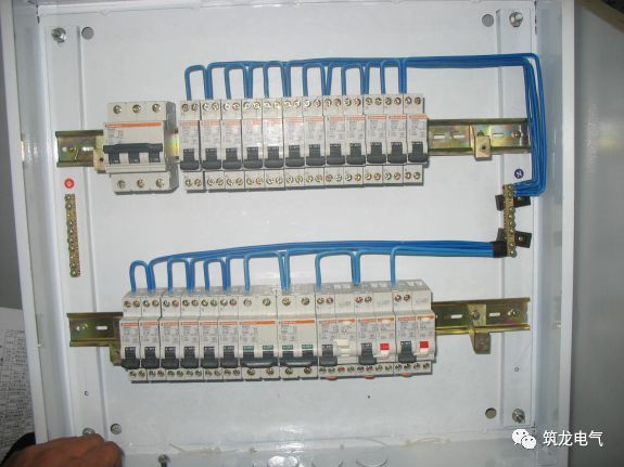 《建筑电气工程施工质量验收规范》GB50303-2015 配电箱(机柜)安装详细说明！