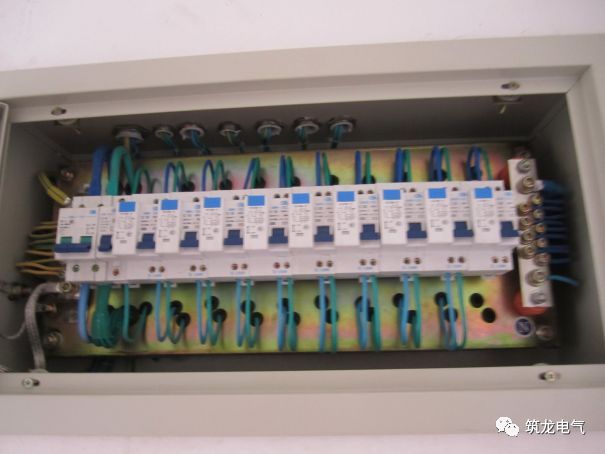 《建筑电气工程施工质量验收规范》GB50303-2015 配电箱(机柜)安装详细说明！